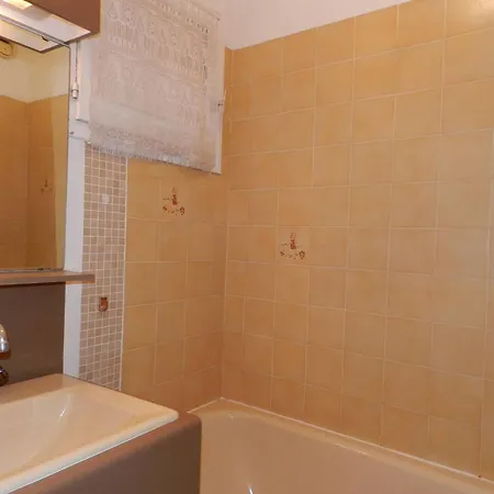Avec Terrasse, Apercu Mer, Parking Prive - 200m Plage, 300m Commerces, - Fr-1-251-816